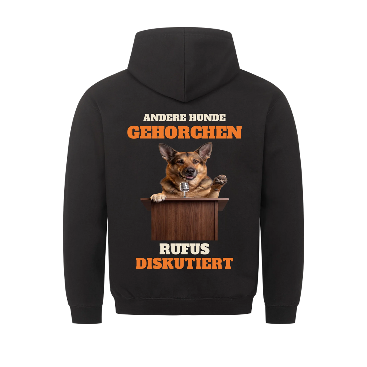 Andere Hunde gehorchen Hoodie: Schäferhund am Rednerpult mit Mikrofon und Name, schwarzer Hoodie mit Rückendruck | Lil Snouts