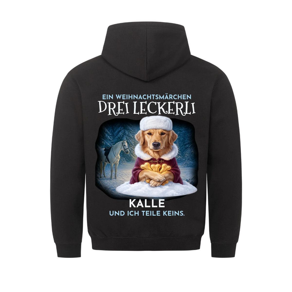 Drei Leckerli Hoodie: Golden Retriever mit Pelzmütze im Winterwald mit Namen, schwarzer Hoodie mit Rückendruck | Lil Snouts