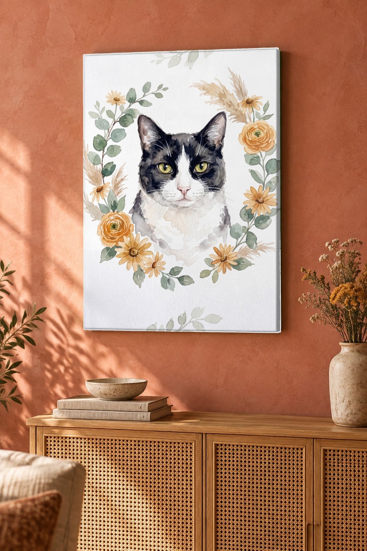 Leinwand im Cottage-Wohnzimmer: Deine Katze im Botanik-Kranz – personalisiertes Katzenportrait