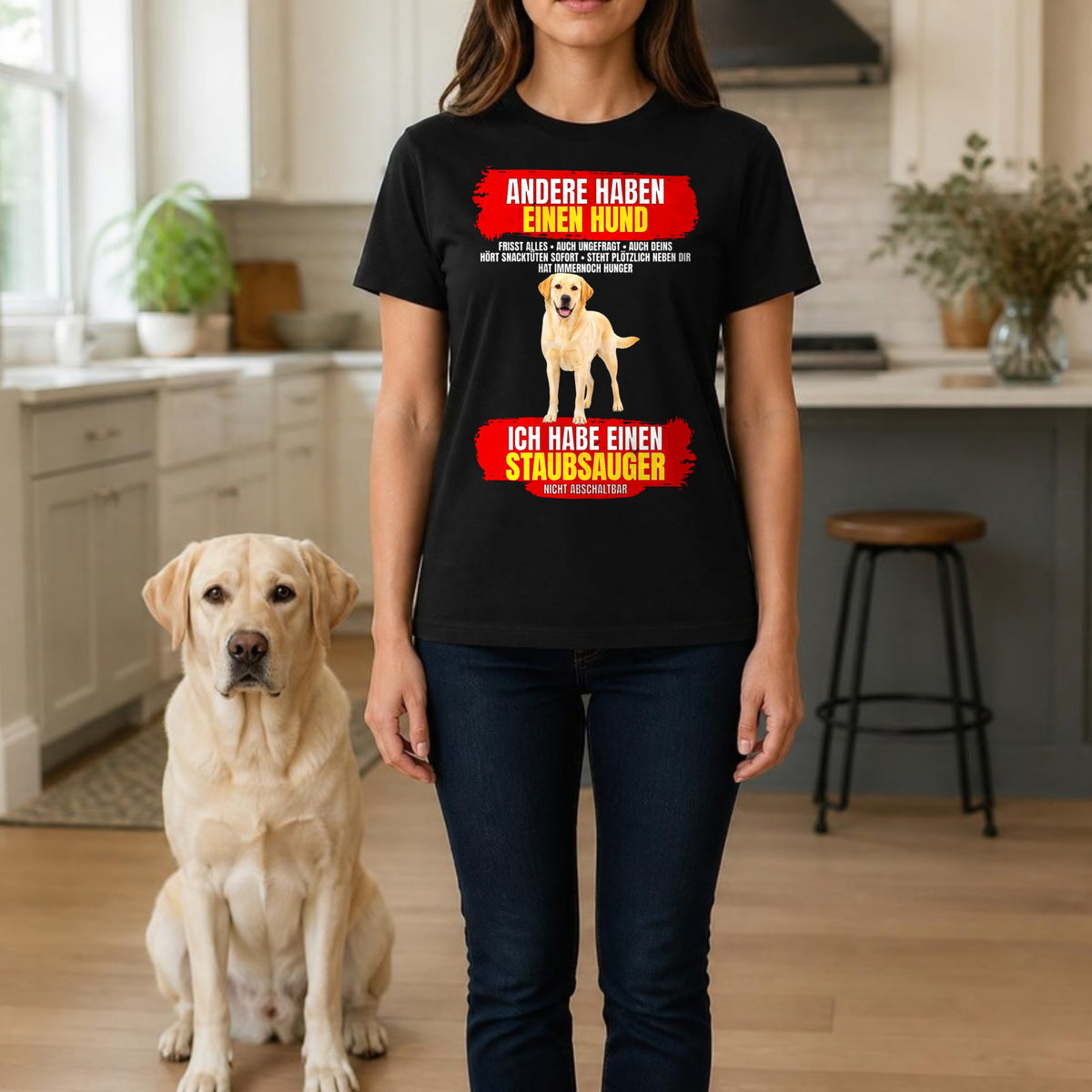 Staubsauger Szene – personalisiertes T-Shirt mit deinem Haustier von Lil Snouts
