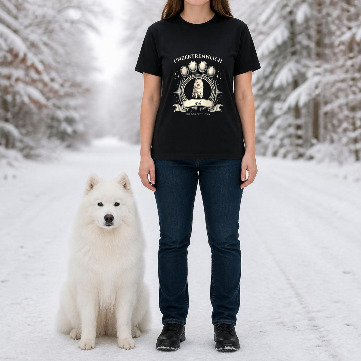 Getragenes Mockup Unzertrennlich Pfoten-Medaillon T-Shirt